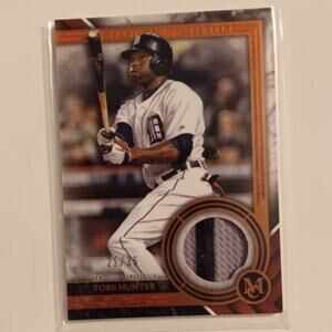 Torii Hunter 21/35 Topps Meaningful Materials Relic Card